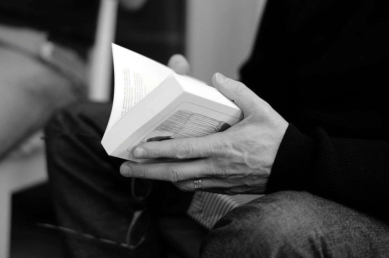 Come trovare il tempo per leggere in una vita piena d’impegni